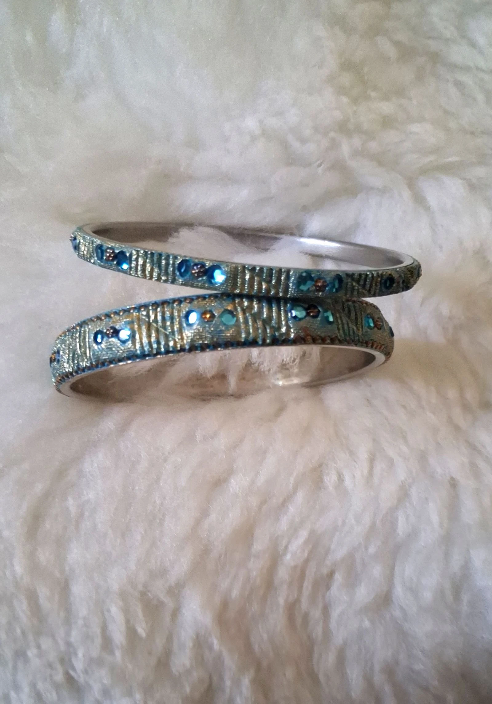 Bonito lote de 2 pulseras rígidas estilo bohemio-chic azul turquesa – photo 2